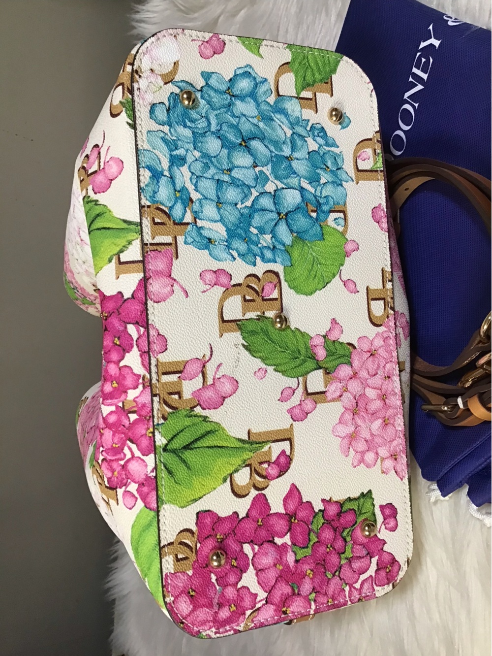 Dooney hydrangea monogram floral satchel Brenna - Picture 7 of 15